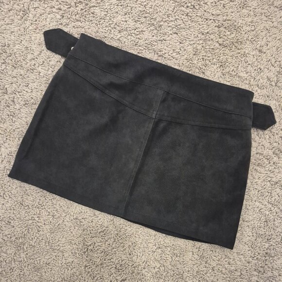 Buckled Faux Suede Mini Skirt - Picture 2 of 4